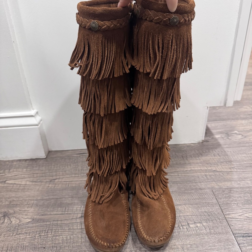 Minnetonka Brown Suede 5-Layer Fringe Moccasin Boots Women Size 7 Knee High Boho